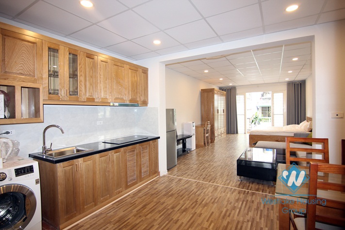The 5-th floor studio located in Ba Dinh, Ha Noi is now available for rent 